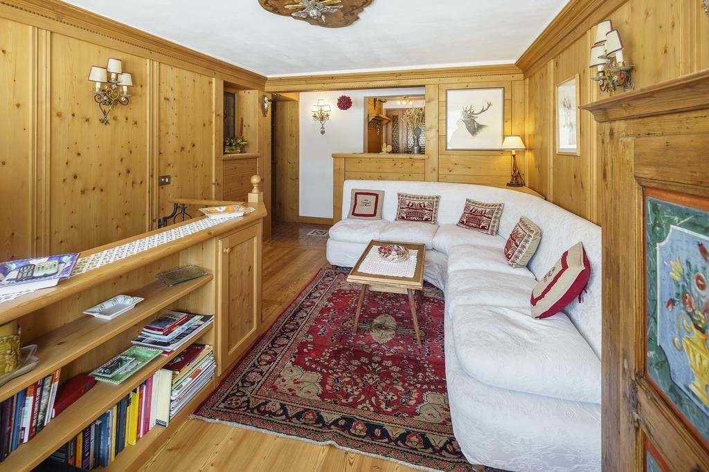 Villa Tullia - Stayincortina Cortina dʼAmpezzo Exteriör bild