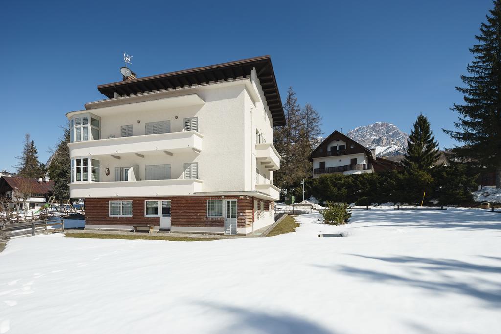 Villa Tullia - Stayincortina Cortina dʼAmpezzo Exteriör bild